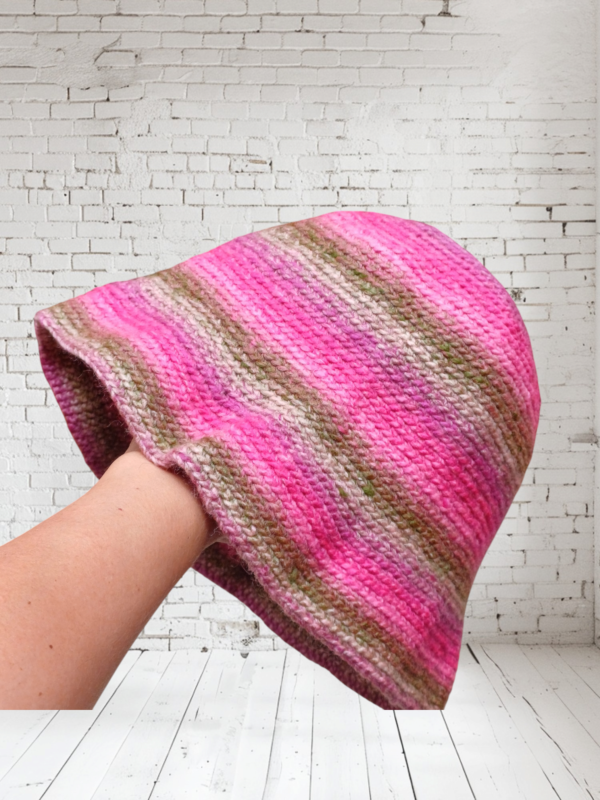 Sombrero Bucket rosa. - Imagen 2